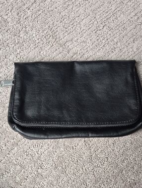lululemon athletica Black  Veagan Leather Wristlet Clutch